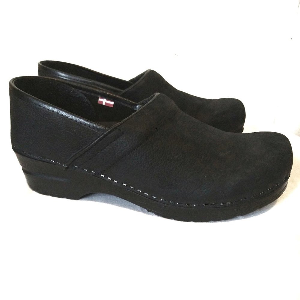 Sanitas "Albertine" Oiled Leather Closed Back Clog